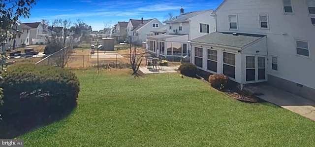 view of yard with a residential view