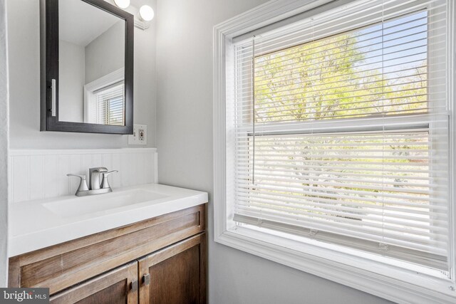 412 Market St, Trenton, NJ 08611 - bathroom featuring vanity