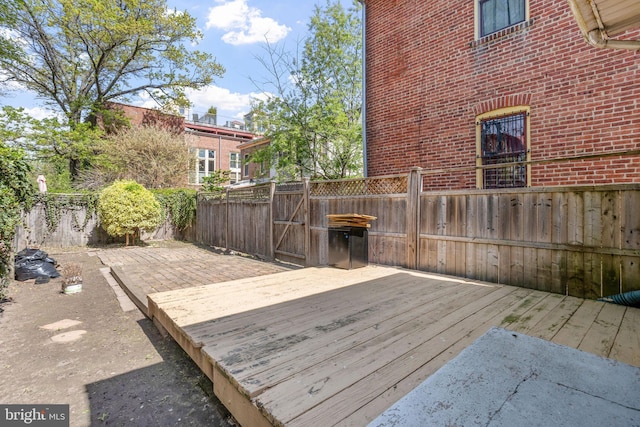 412 Market St, Trenton, NJ 08611 - wooden deck with fence and a gate