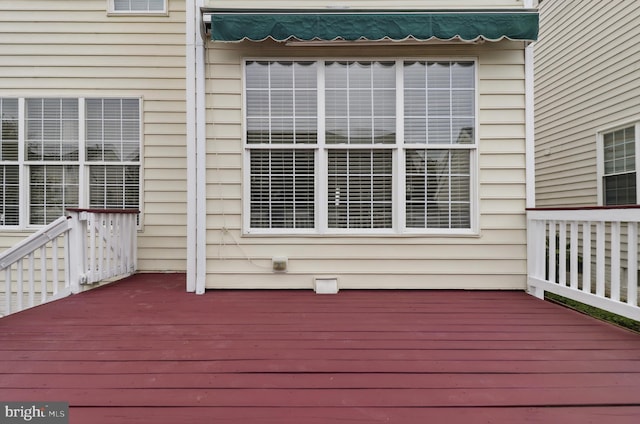 42827 Freedom St, Chantilly, VA 20152 - view of wooden deck