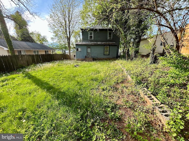 407 Carruthers St, Lexington, VA 24450 - view of yard with fence