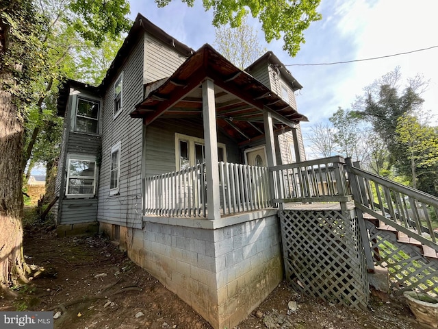 407 Carruthers St, Lexington, VA 24450 - back of property with stairway
