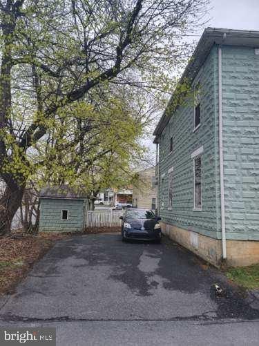 9 Queen St N, Shippensburg, PA 17257 - view of property exterior