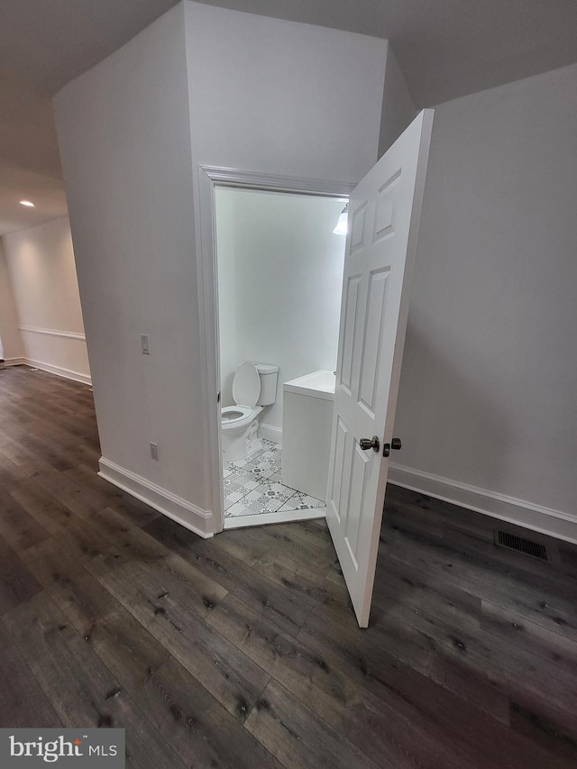 6232 N 10th St, Philadelphia, PA 19141 - interior space featuring baseboards, visible vents, dark wood-style floors, and recessed lighting