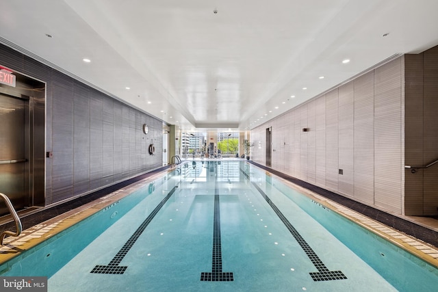 1414 S Penn Sq Unit 34B, Philadelphia, PA 19102 - view of community pool