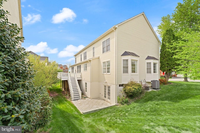 42935 Palliser Ct, Leesburg, VA 20176 - rear view of property with a patio, a deck, a yard, and stairs