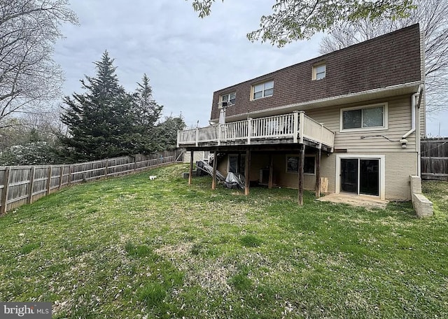 12136 Pawnee Dr, Gaithersburg, MD 20878 - back of property featuring a deck and a fenced backyard