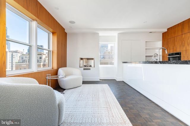 1830 Rittenhouse Sq Unit 17B, Philadelphia, PA 19103 - sitting room with baseboards