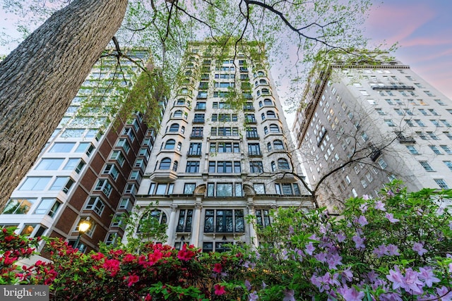 1830 Rittenhouse Sq Unit 17B, Philadelphia, PA 19103 - view of property at dusk
