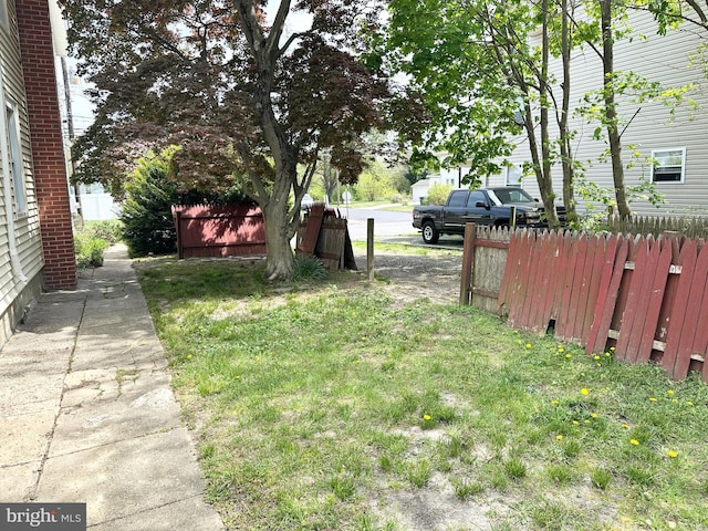 view of yard featuring fence