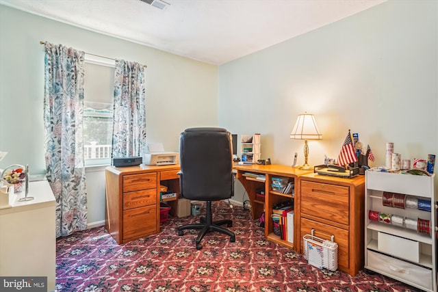 10114 Erin Ct, Manassas, VA 20110 - carpeted home office with baseboards