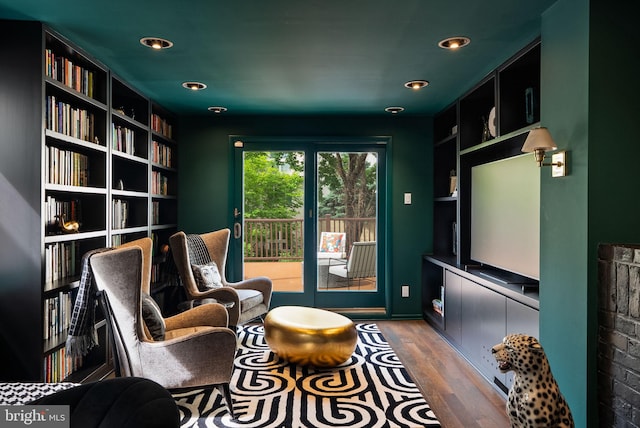 913 Spruce St, Philadelphia, PA 19107 - living area featuring wood finished floors and recessed lighting