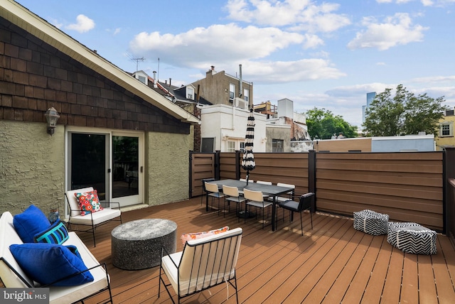 913 Spruce St, Philadelphia, PA 19107 - deck featuring outdoor dining space