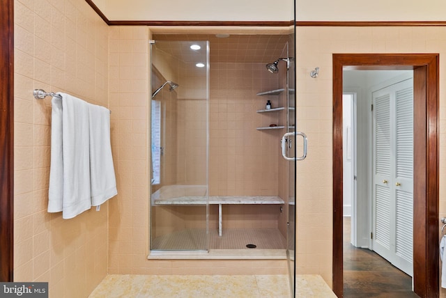 913 Spruce St, Philadelphia, PA 19107 - full bath featuring a shower stall and a closet