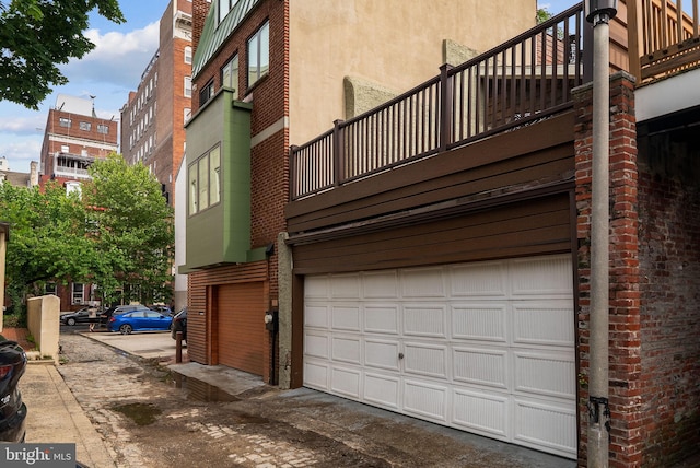 913 Spruce St, Philadelphia, PA 19107 - view of garage