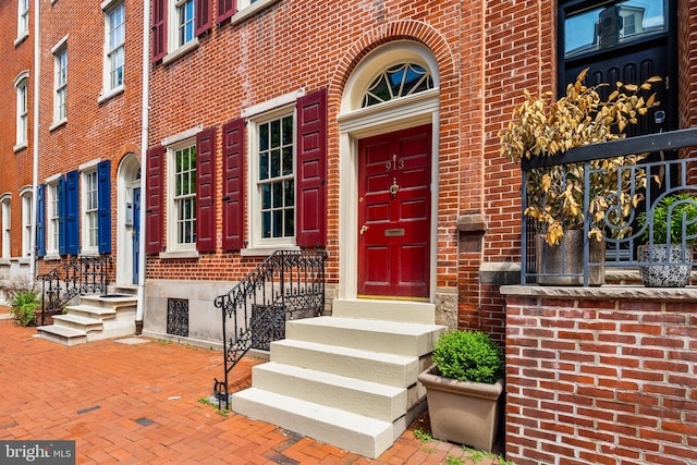 913 Spruce St, Philadelphia, PA 19107 - property entrance featuring brick siding