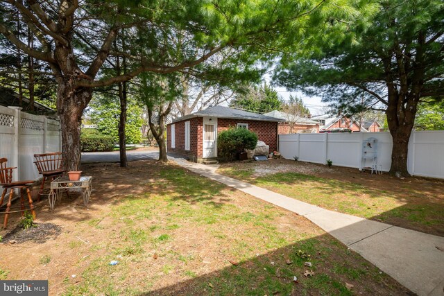 view of yard featuring a fenced backyard