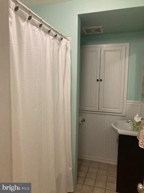 5 Big Look Trl, Medford, NJ 08055 - bathroom with vanity, tile patterned floors, and a shower with curtain