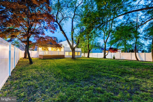 view of yard featuring a fenced backyard
