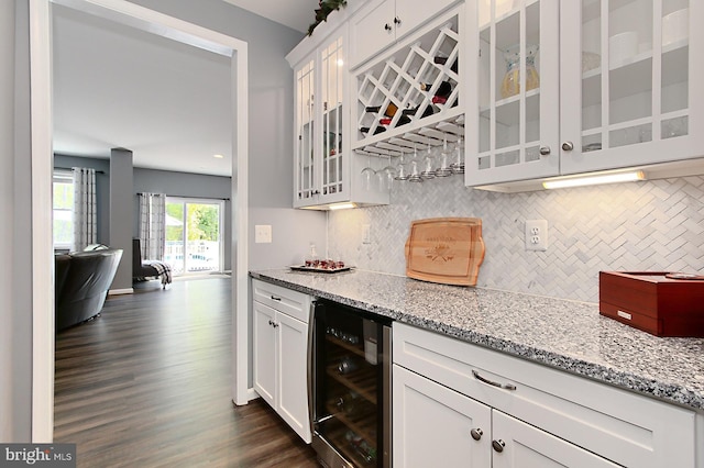 108 Chimney Swift Rd, Fredericksburg, VA 22406 - bar with wine cooler, a dry bar, backsplash, and dark wood-style flooring