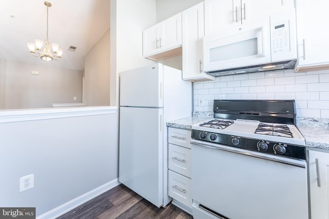645 Constellation Sq SE Unit L, Leesburg, VA 20175 - kitchen featuring an inviting chandelier, white appliances, white cabinetry, decorative backsplash, and dark wood-style floors