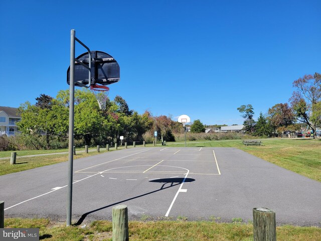 3734 1st Ave, Edgewater, MD 21037 - view of basketball court featuring a lawn and community basketball court