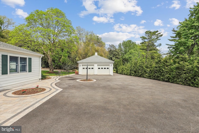 view of detached garage
