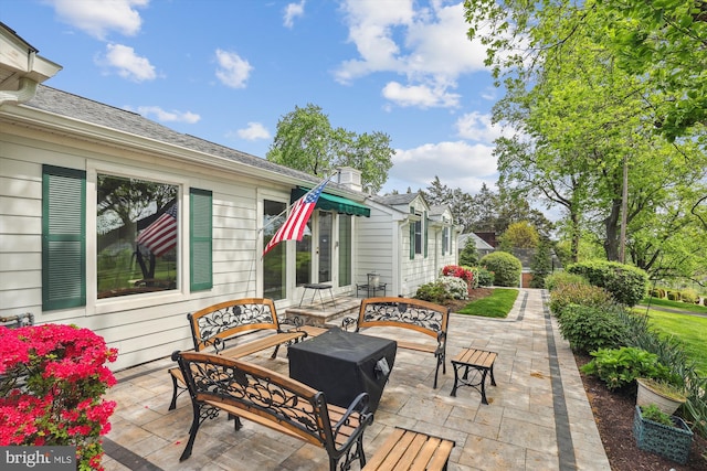 view of patio with outdoor lounge area