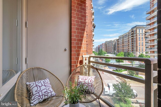 3600 S Glebe Rd Unit 321W, Arlington, VA 22202 - balcony featuring a view of city
