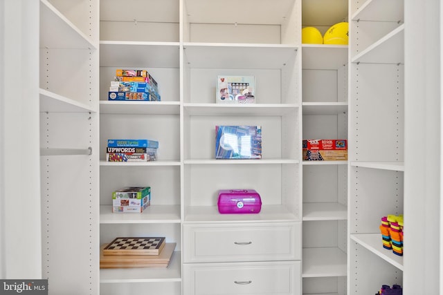 525 Belmont Bay Dr Unit 405, Woodbridge, VA 22191 - view of storage area