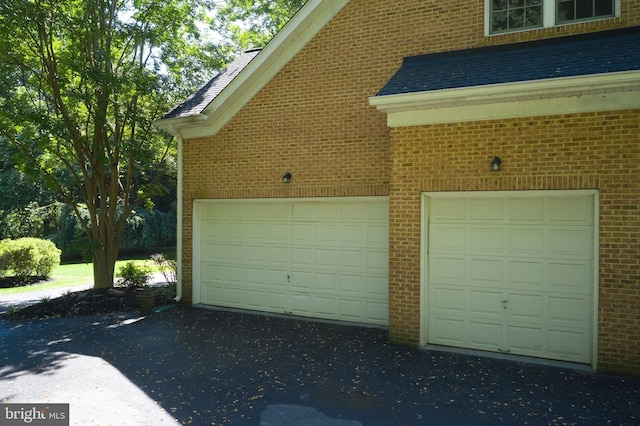 15410 River Rd, Darnestown, MD 20874 - garage featuring driveway