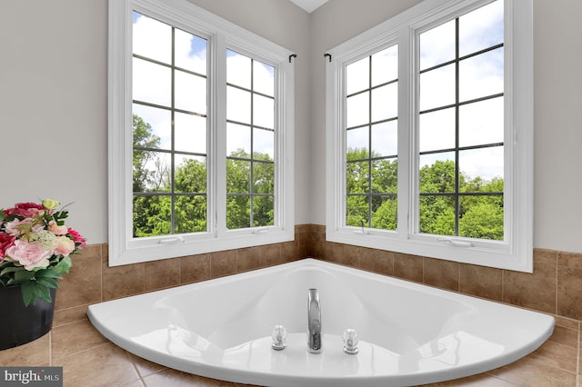 11162 Innsbrook Ct, Ijamsville, MD 21754 - full bathroom featuring a tub