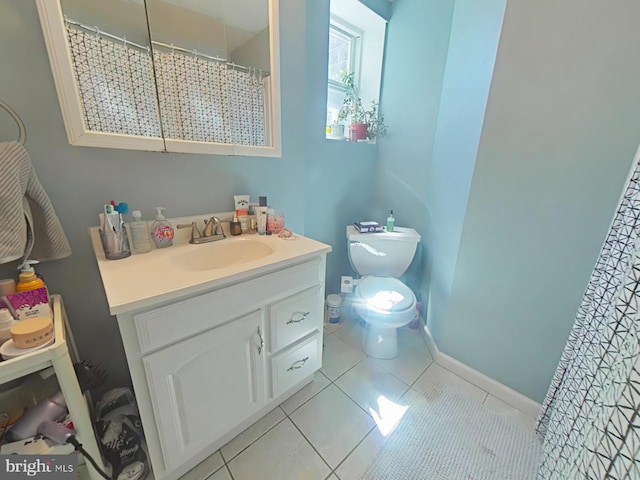 1231 S Clarion St, Philadelphia, PA 19147 - full bathroom featuring tile patterned flooring, toilet, vanity, curtained shower, and baseboards