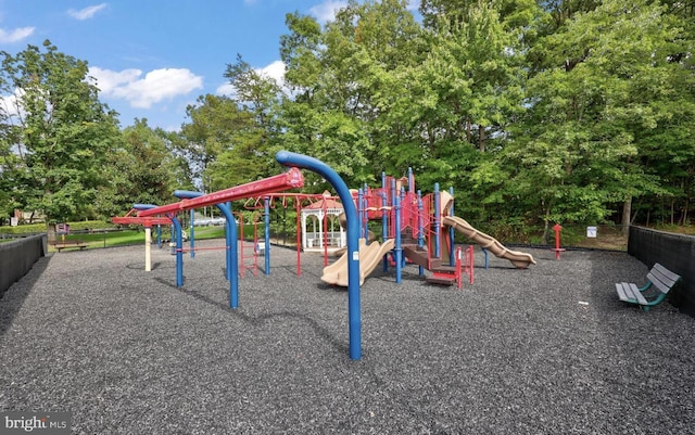 12148 Darnley Rd, Woodbridge, VA 22192 - community playground with fence and view of scattered trees