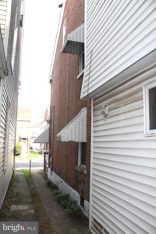 466 N Evans St, Pottstown, PA 19464 - view of home's exterior