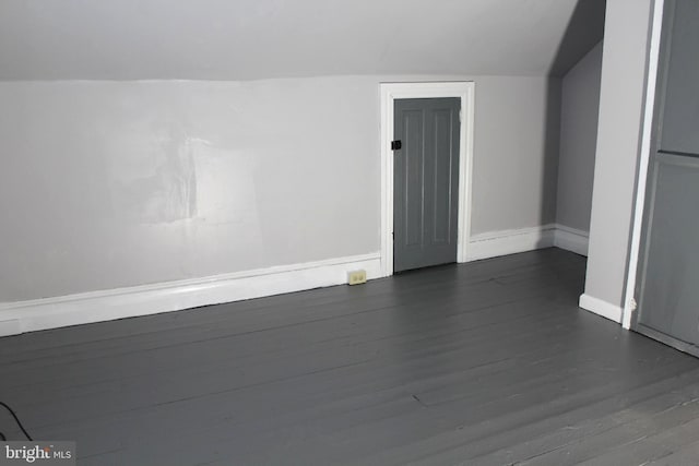 466 N Evans St, Pottstown, PA 19464 - unfurnished room with baseboards, vaulted ceiling, and dark wood finished floors