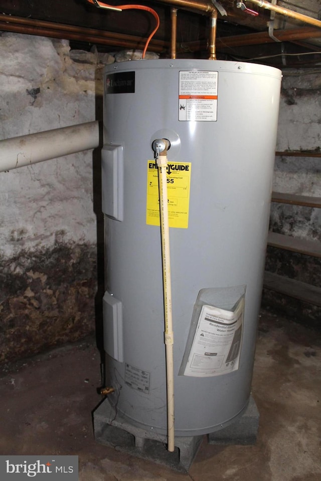 466 N Evans St, Pottstown, PA 19464 - utilities featuring electric water heater