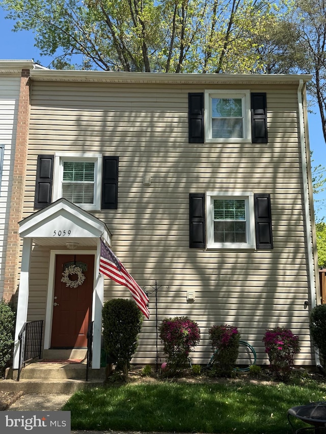 view of front of property