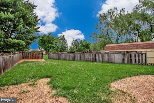 1603 Norwich Dr, Frederick, MD 21701 - view of yard