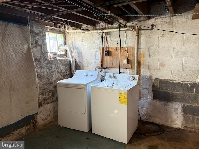 4333 Pimlico Rd, Baltimore, MD 21215 - laundry room with laundry area and washing machine and clothes dryer