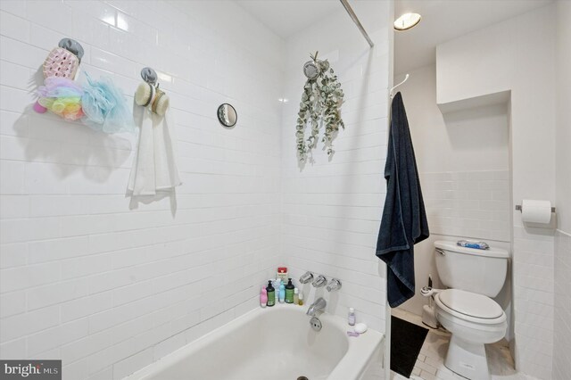 1130 N 3rd St, Philadelphia, PA 19123 - bathroom with toilet and shower / bathtub combination