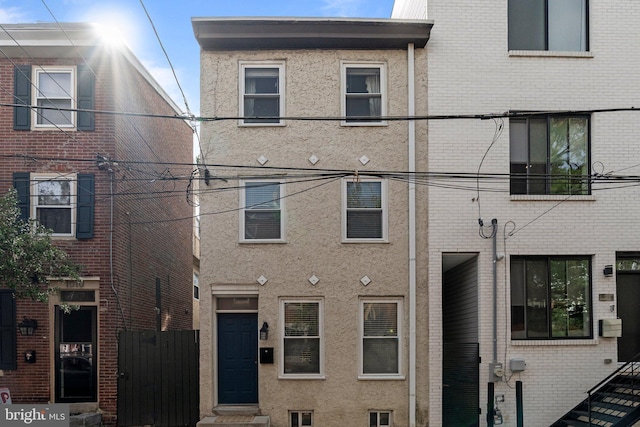 view of front facade with brick siding