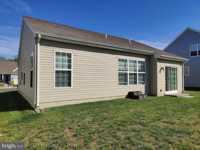 117 E Clarendon Dr, Smyrna, DE 19977 - rear view of property with a yard