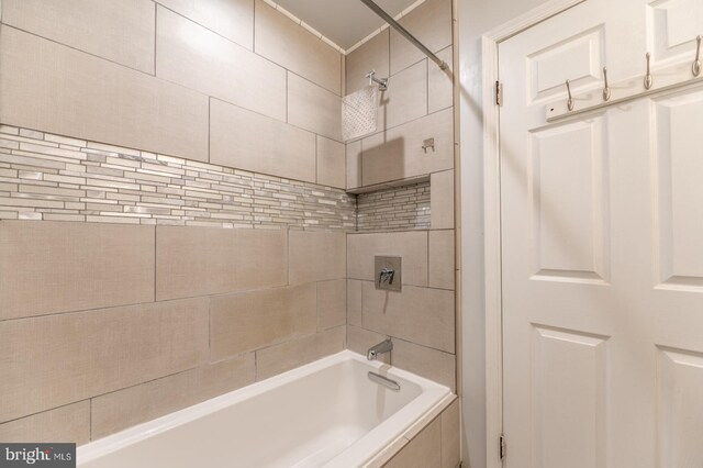 bathroom featuring shower / bath combination