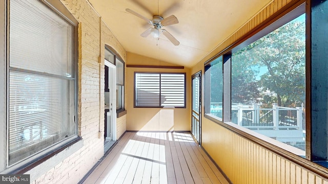 903 K St NE, Washington, DC 20002 - unfurnished sunroom featuring ceiling fan
