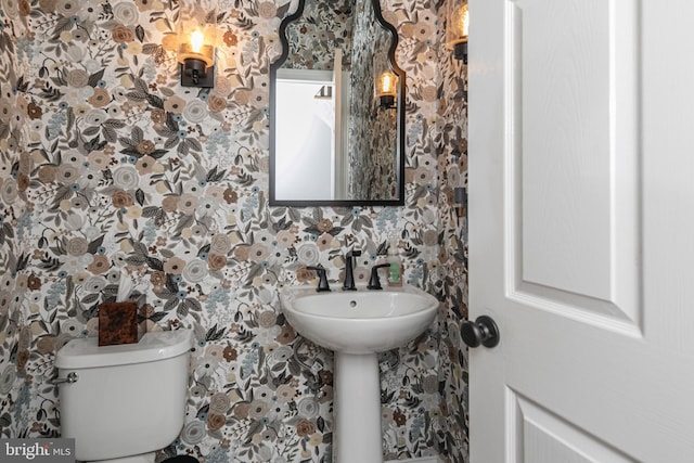 173 Christopher Dr, Princeton, NJ 08540 - half bathroom featuring wallpapered walls and toilet
