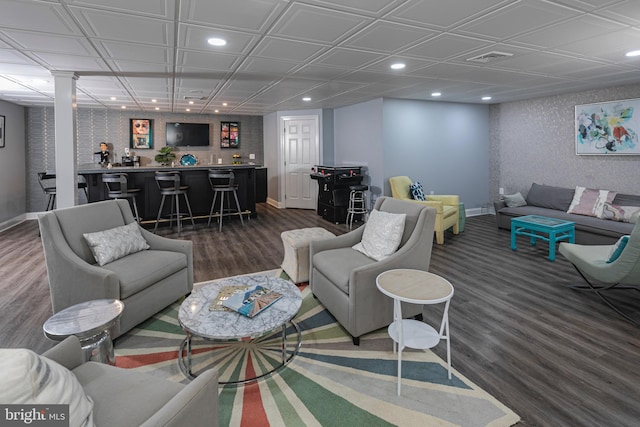 173 Christopher Dr, Princeton, NJ 08540 - living room featuring wet bar, dark wood-type flooring, recessed lighting, baseboards, and an ornate ceiling