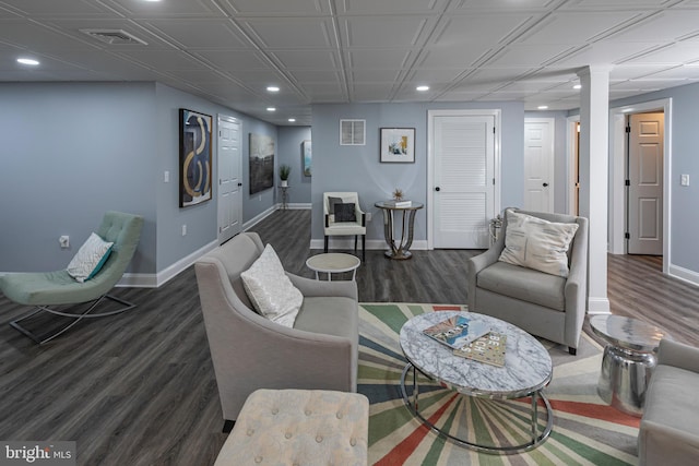 173 Christopher Dr, Princeton, NJ 08540 - living room featuring recessed lighting, dark wood finished floors, and baseboards