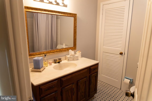 403 Leslie Ln, West Chester, PA 19382 - full bathroom featuring vanity