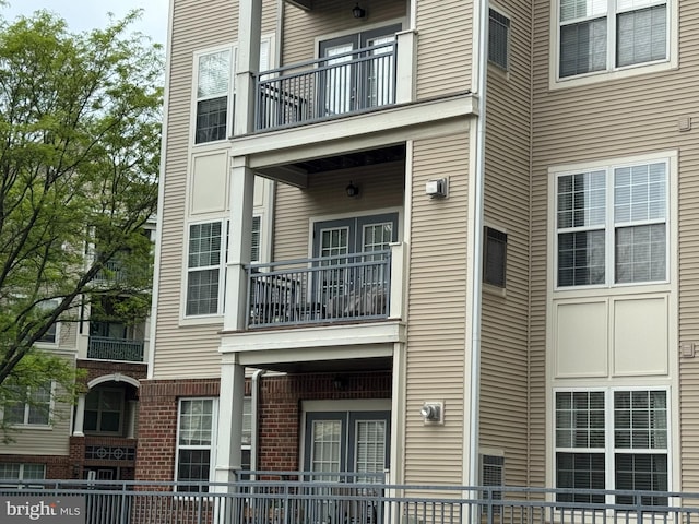 3009 Nicosh Cir Unit 4201, Falls Church, VA 22042 - exterior space featuring a balcony